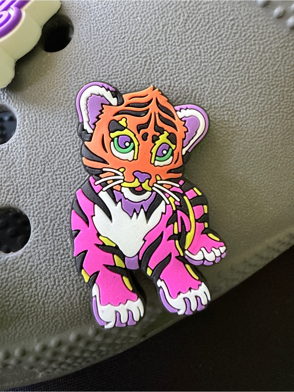 Lisa Frank x CROCS Jibbits + 2 Random Jibbits included (7 Total!) - Picture 2 of 10